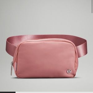 NWOT Lululemon Everywhere Belt Bag Pink pastel